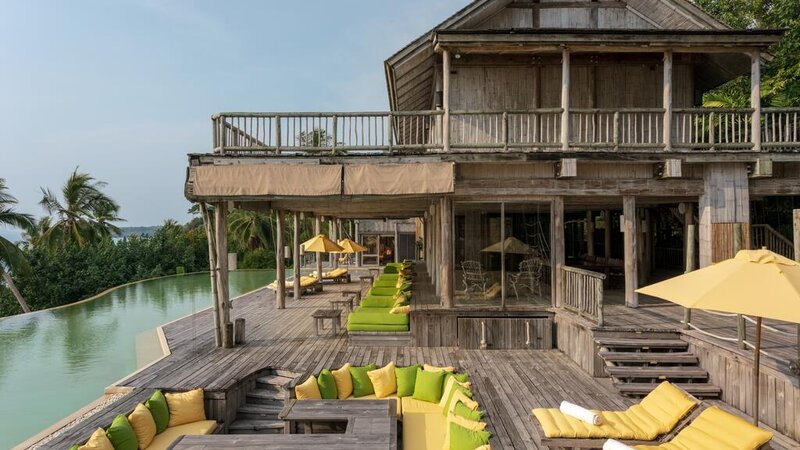Thailand-Koh-Kood-Hotel-Soneva-Kiri-Resort-lounge-area-pool