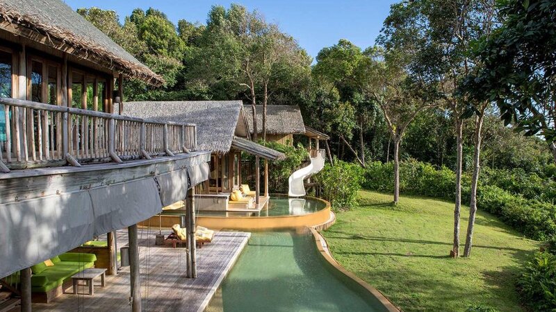Thailand-Koh-Kood-Hotel-Soneva-Kiri-Resort-zwembad-met-glijbaan