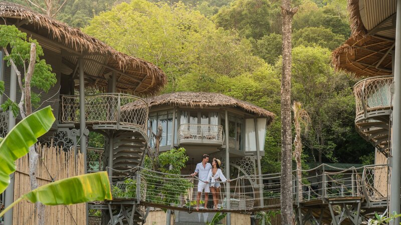 Thailand-Koh-Yao-Noi-Hotel-Treehouse-Villas-Yao-Noi-treehouse-couple2