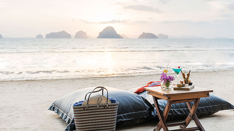 Thailand-Krabi-Hotel-The-Tubkaak-Krabi-Boutique-resort-zitzakken-strand