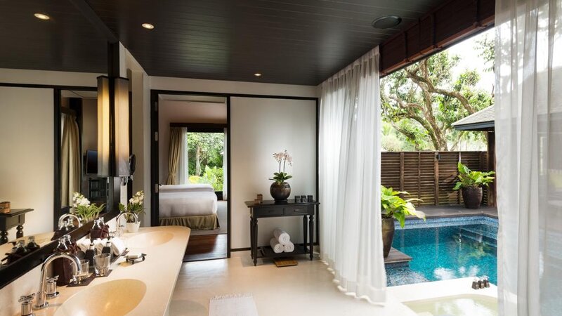 Thailand-Phuket-Anantara-Mai-Khao-Phuket-Villas-badkamer-pool-villa