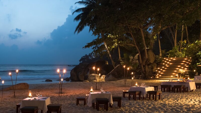 Thailand-Phuket-Hotel-Amanpuri-beach-dinner