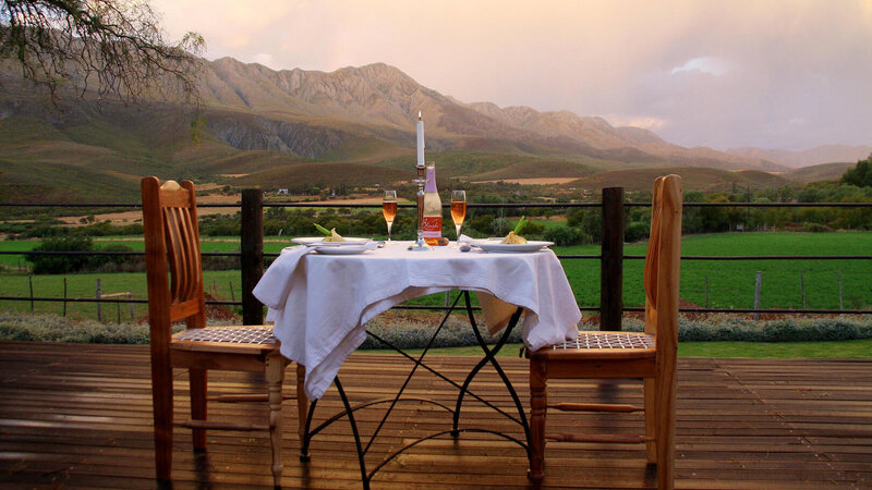 Tuinroute-Oudtshoorn-swartberg-country-manor-outdoor-diner