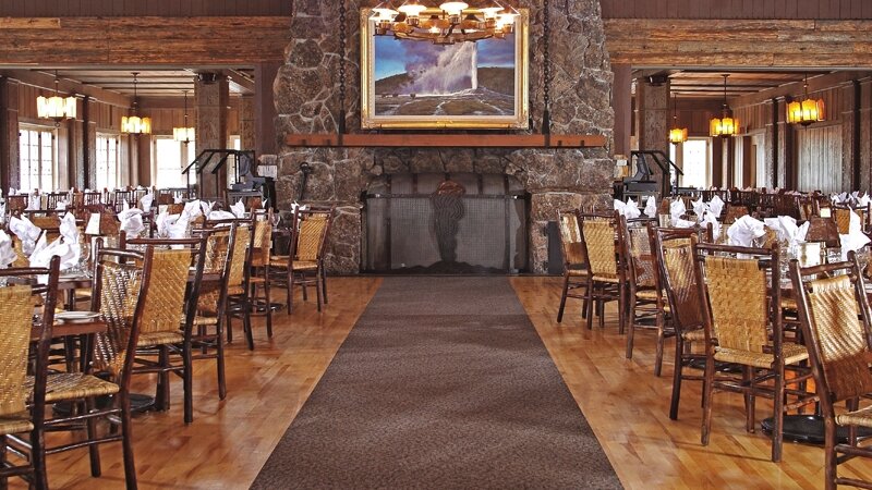 USA-Hotel-Yellowstone-Old-Faithful-Inn-9