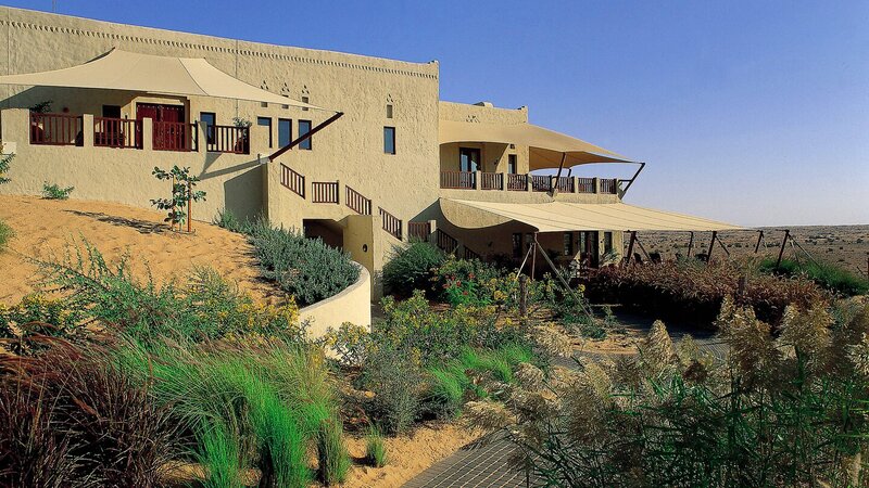 VAE-woestijn-Al Maha Desert Resort-buitenaanzicht hotel