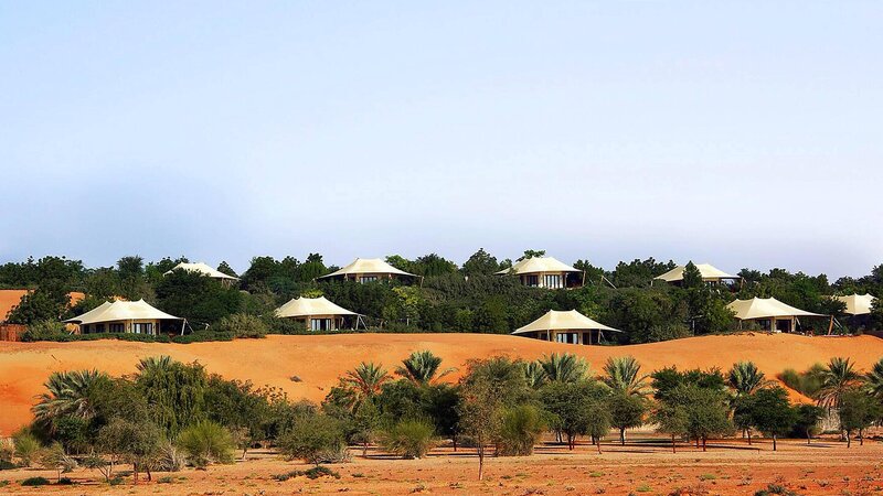 VAE-woestijn-Al Maha Desert Resort-buitenaanzicht tenten