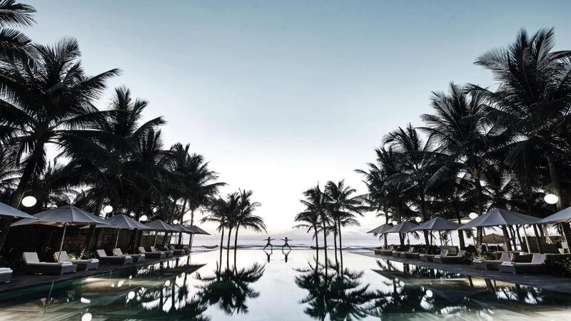 Vietnam-Eilanden-Zuid-Vietnam-TIA-Wellness-Resort-zwembad-yoga