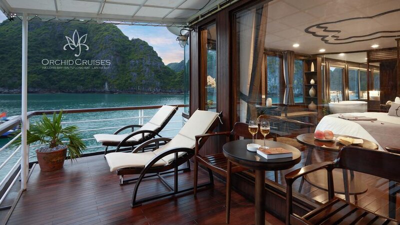Vietnam-Halong-Orchid-Cruise-ligbedden-terras-kajuit