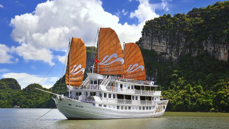 Vietnam-Halong-Paradise-Peak-Cruises-cruiseschip