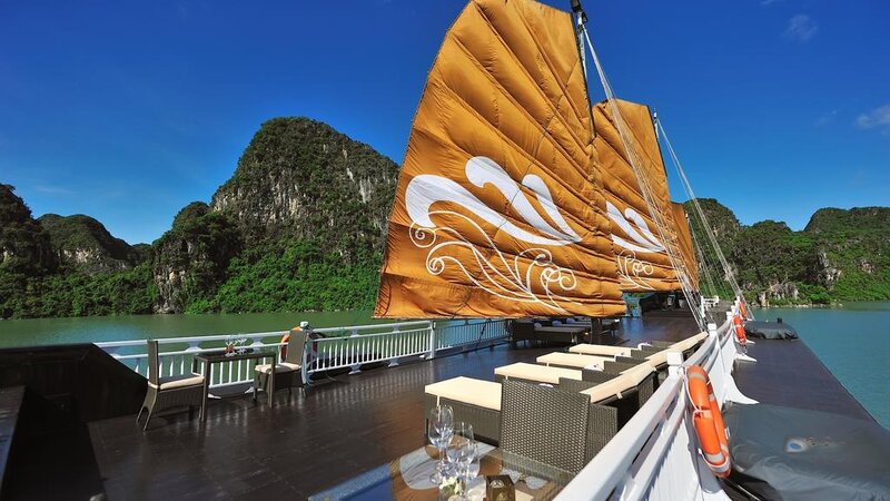 Vietnam-Halong-Paradise-Peak-Cruises-deck