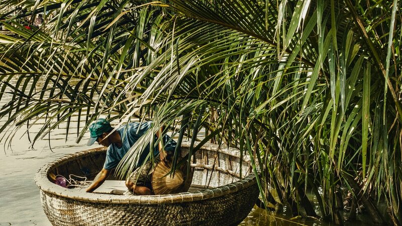 Vietnam-Hoi An-Excursie-Hoi-An-Rural-Life,-Bike,-Basket-Boats,-Farms-&-Fields-4