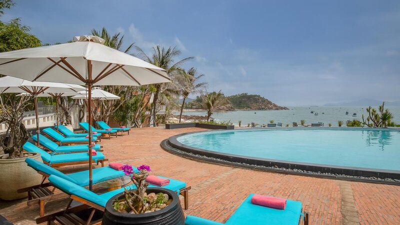 Vietnam-Stranden-Midden-Vietnam-Avani-Quy-Nhon-zwembad2