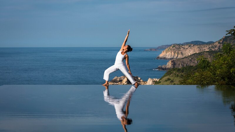 Vietnam-Stranden-Zuid-Vietnam-Cliff-Pool-Yoga