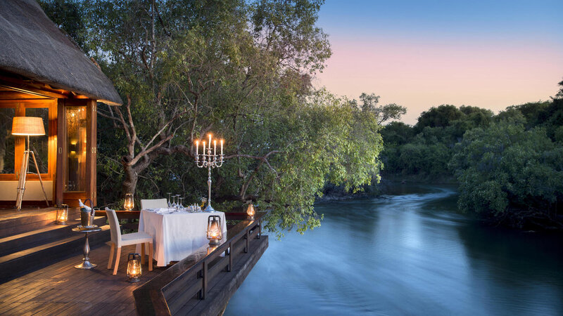 Zambia-Livingstone-Royal-chundu-zambezi-island-lodge-romantisch-diner