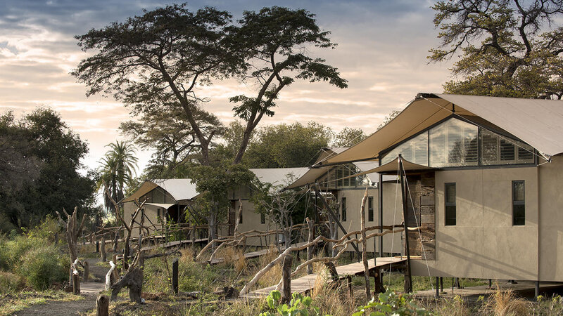Zambia-Vic Falls-Thorntree-River-Lodge-tent