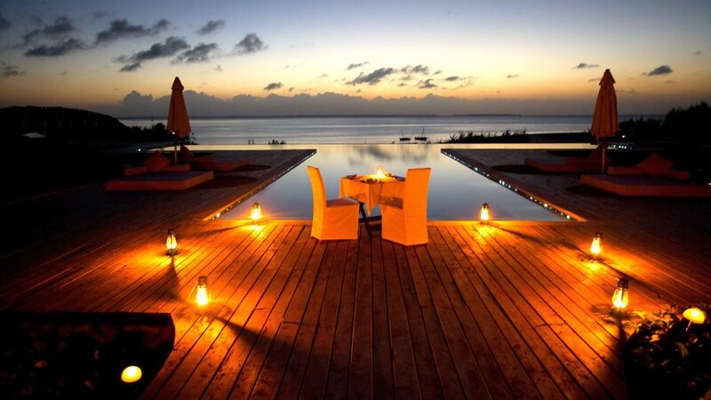 Zanzibar-Elewana Kilindi Zanzibar-romantisch-dineren-zwembad