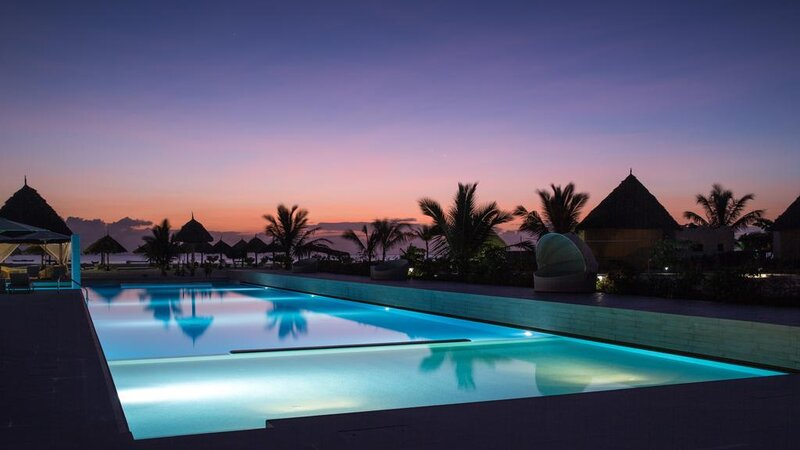 Zanzibar-Gold Zanzibar Beach House & Spa-kamer-zwembad-avond