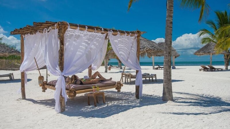 Zanzibar-Konoko-Beach-Resort-strand-cabana