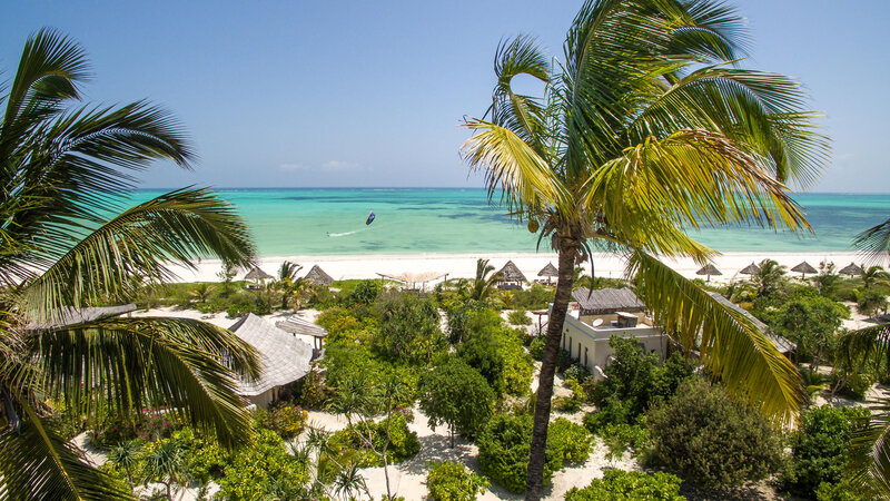 Zanzibar-White-Sand-Luxury-luchtfoto-resort-strand