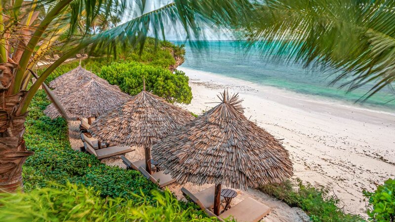 Zanzibar-Zawadi-Hotel-ligbedden-strand