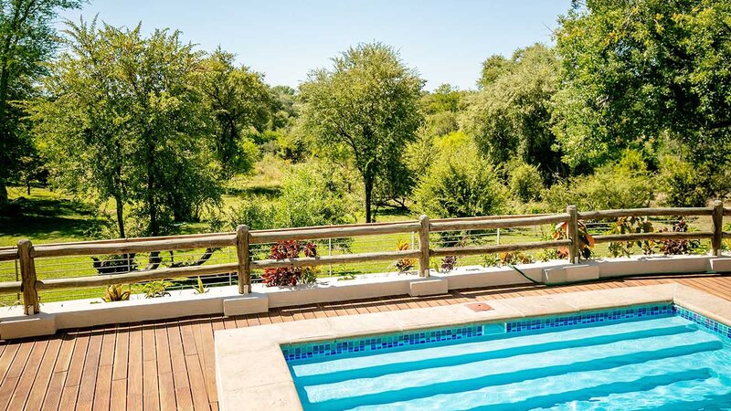 Zimbabwe-Vic-Falls-Ilala-Lodge-pool