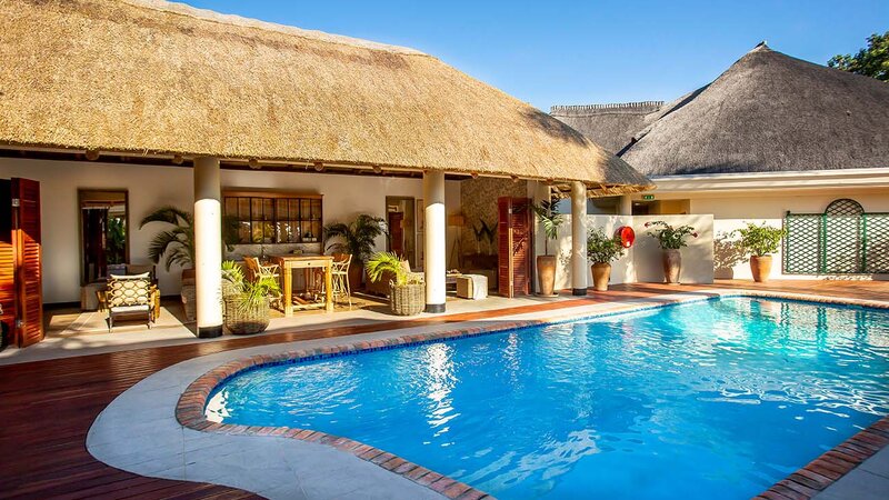 Zimbabwe-Vic-Falls-Ilala-Lodge-pool3