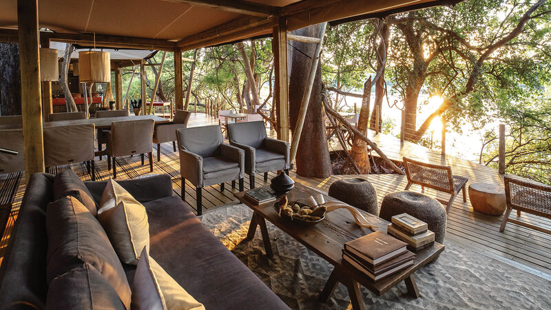 Zimbabwe-Zambezi-National-Park-Tsowa-Island-Lodge-bar