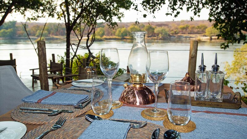 Zimbabwe-Zambezi-National-Park-Tsowa-Island-Lodge-dining3