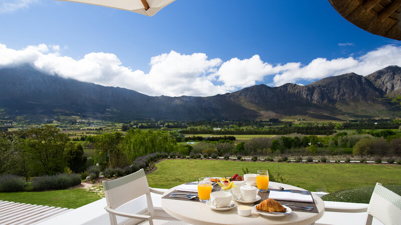 Zuid-Afrika-Kaapse-Wijnlanden-hotel-Mont Rochelle-miko-restaurant-terrace-breakfast