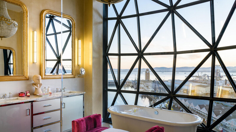 Zuid-Afrika-Kaapstad-The-Silo-deluxe-superior-suite-badkamer