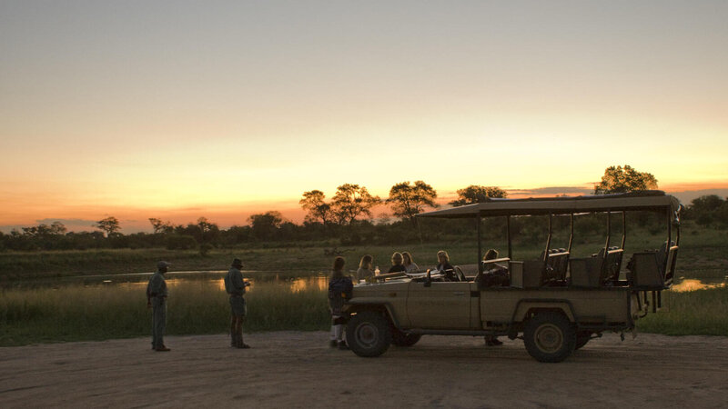 Zuid-Afrika-Kruger-Rhino-Post-Safari-Lodge-gamedrive-sundowner