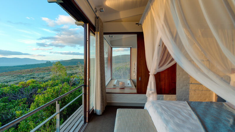 Zuid-Afrika-Rondom-Kaap-Hermanus-hotel-Grootbos-Forest-Lodge-suite-uitzicht