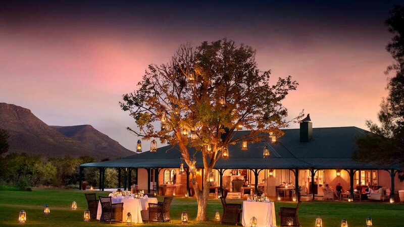 Zuid-Afrika-Tuinroute-Karoo-Samara-Karoo-Lodge-outdoor-diner-2