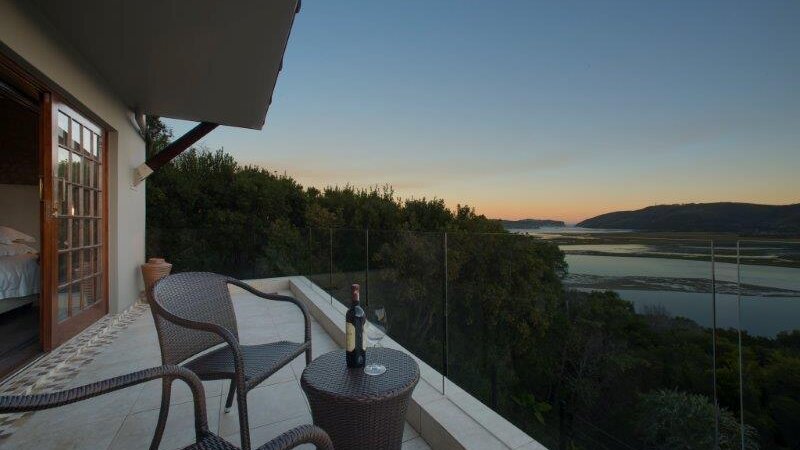 Zuid-Afrika-Tuinroute-Knysna-Kanonkop-Guesthouse-executive-lagoon-suite-balkon