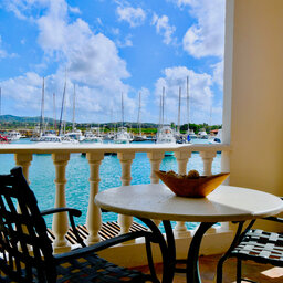 Antillen-Bonaire-Harbour-Village-hotel-villa-terras-marina-view