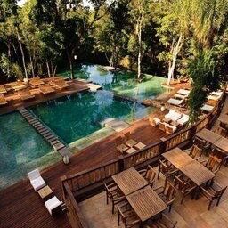 Argentinië-Iguazu-Falls-Hotels-Loi-Suites-outdoor-pool-1
