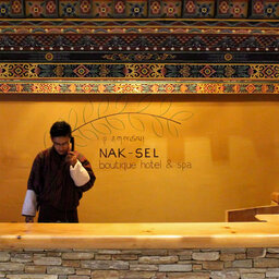 Bhutan-Paro-Hotel-Naksel Resort-Receptie