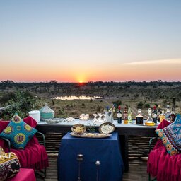 Botswana-Moremi-Game-Reserve-Khwai-Skybeds-sunset-drinks