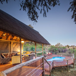 Botswana-Okavango-Delta-Rra-Dinare-deck-met-zwembad