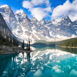 Canada-Rocky mountains-moraine lake
