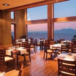 Chili-Lake-District-Hotels-Cumbres-Puerto-Varas-restaurant-1