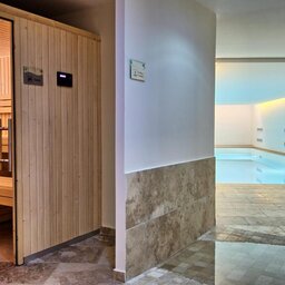 Corsica-Bastia-Hotels-Hôtel-des-Gouverneurs-sauna-zwembad