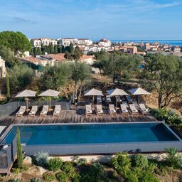 Corsica-Ile-Rousse-Hotels-Hôtel-Villa-Joséphine-zwembad