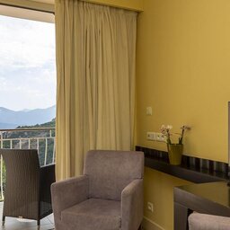 Corsica-Piana-Hotels-Hôtel-Capo-Rosso-zithoek-kamer