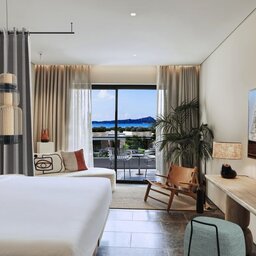 Costa Navarino-W-Hotel-fabulous-bay-guest-room
