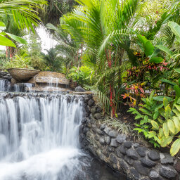 Costa-Rica-La-Fortuna-&-de-Arenal-Vukaan-Tabacon-Thermal-Resort-&-Spa-waterval