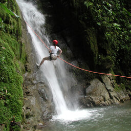 Costa-Rica-Puerto-Viejo-de-Sarapiqui-excursie-canyoning (5)