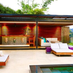 Costa-Rica-Westkust-Uvita-Kura-Design-villas-bar-en-lounge
