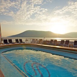 Cruises-SeaDream II-sfeerbeeld-zwembad