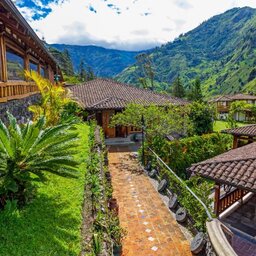 Ecuador-Banos-Hotels-Samari-Spa-Resort-tuin